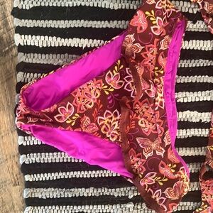 Anthropologie Ruffle Bikini, sold out, size medium, no tads and never worn.